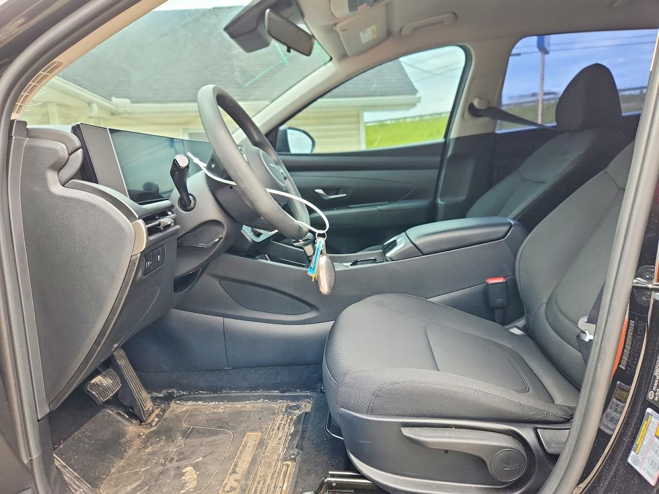2025 HYUNDAI TUCSON SE