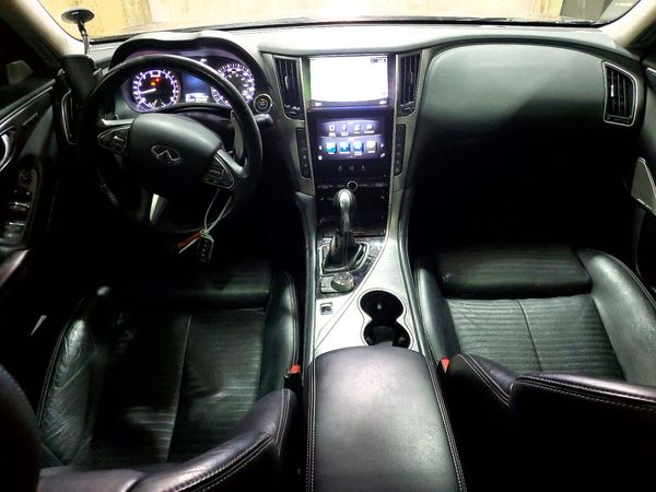 2017 INFINITI Q50