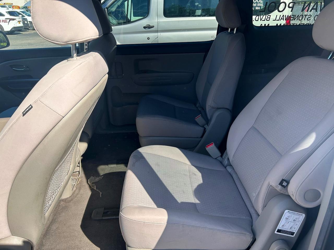 2018 KIA SEDONA LX