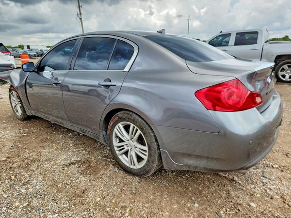 2013 INFINITI G37