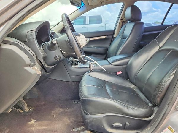 2013 INFINITI G37