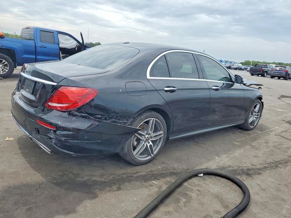 2018 MERCEDES-BENZ E E300