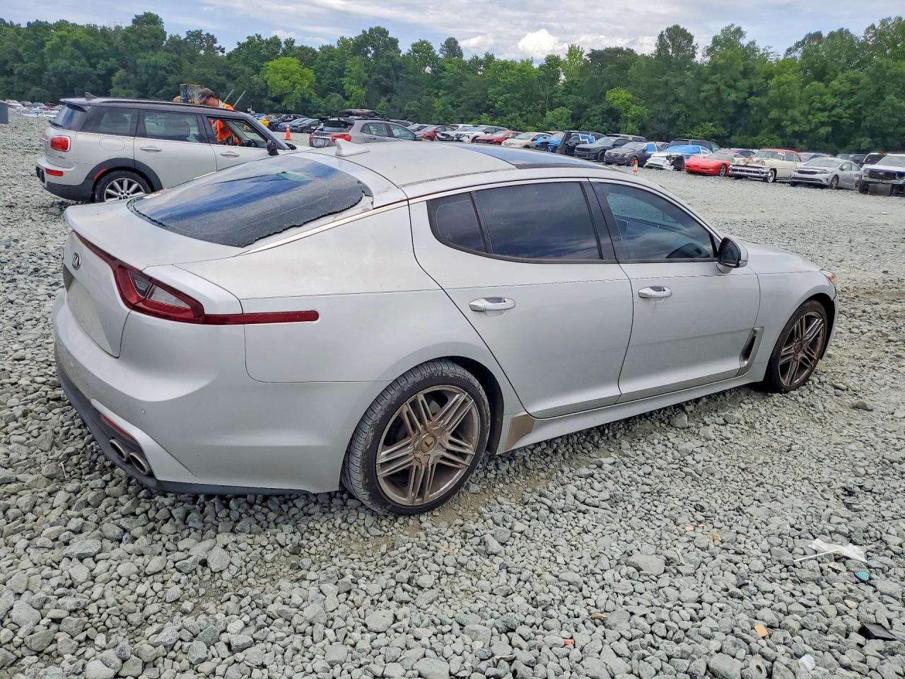 2018 KIA STINGER Premium