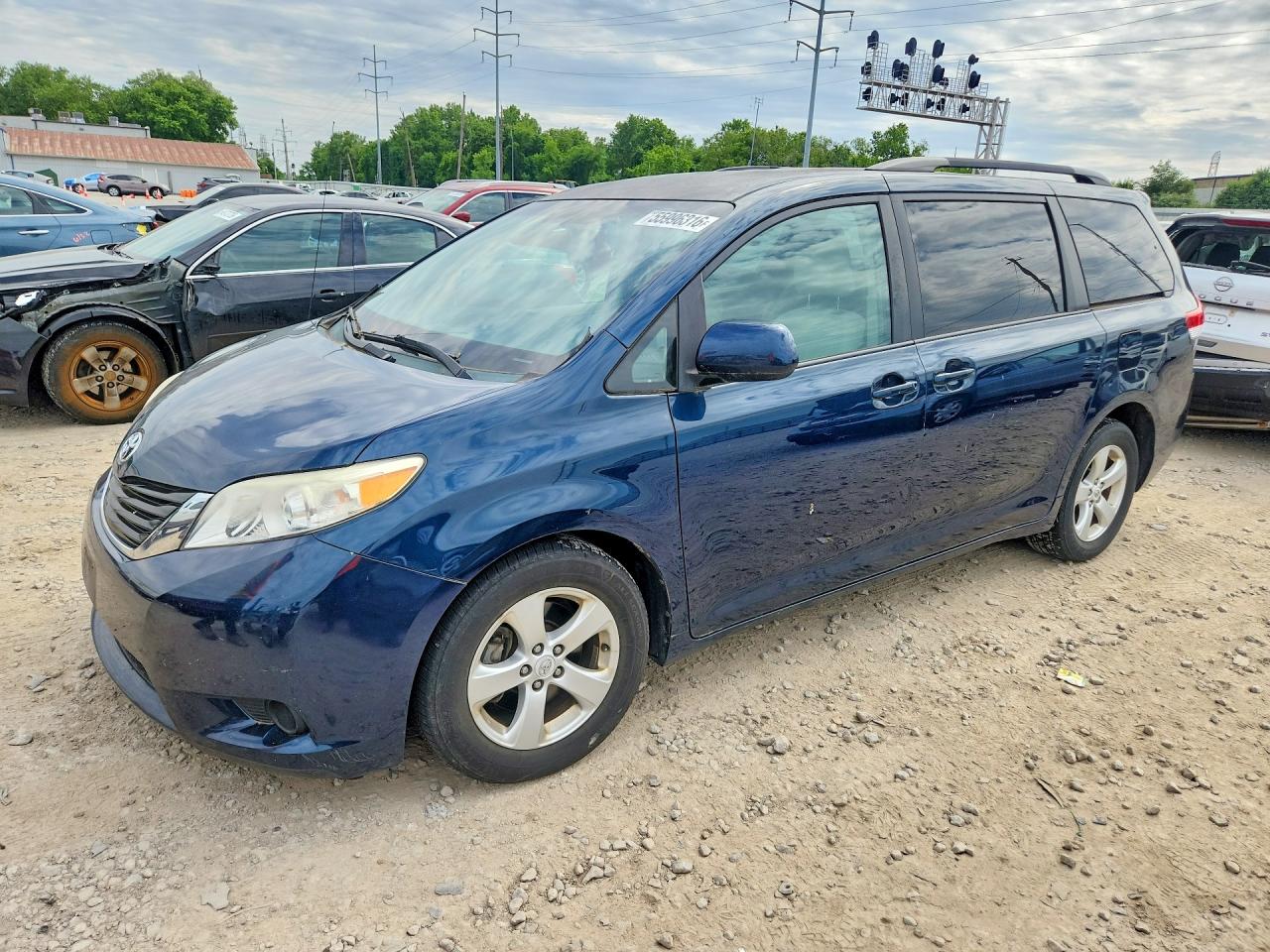 2012 TOYOTA SIENNA