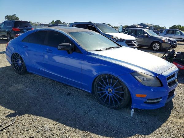 2013 MERCEDES-BENZ CLS-CLASS CLS550 4-MATIC — Passenger 3/4