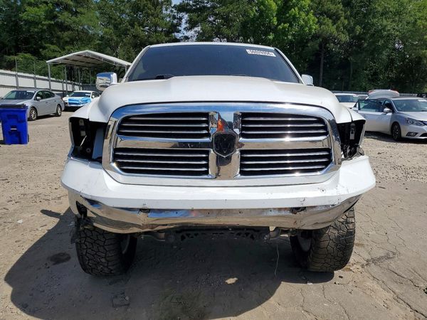 2016 RAM 1500 SLT QUAD CAB 4X4