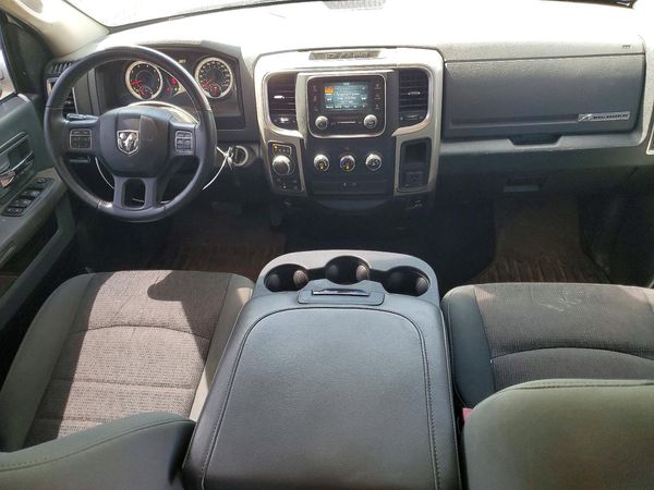 2016 RAM 1500 SLT QUAD CAB 4X4