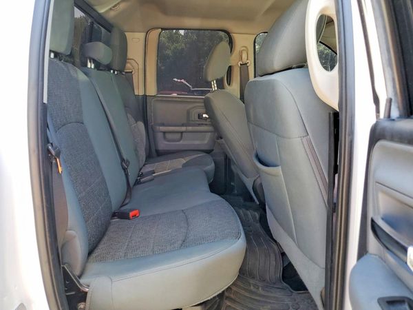2016 RAM 1500 SLT QUAD CAB 4X4