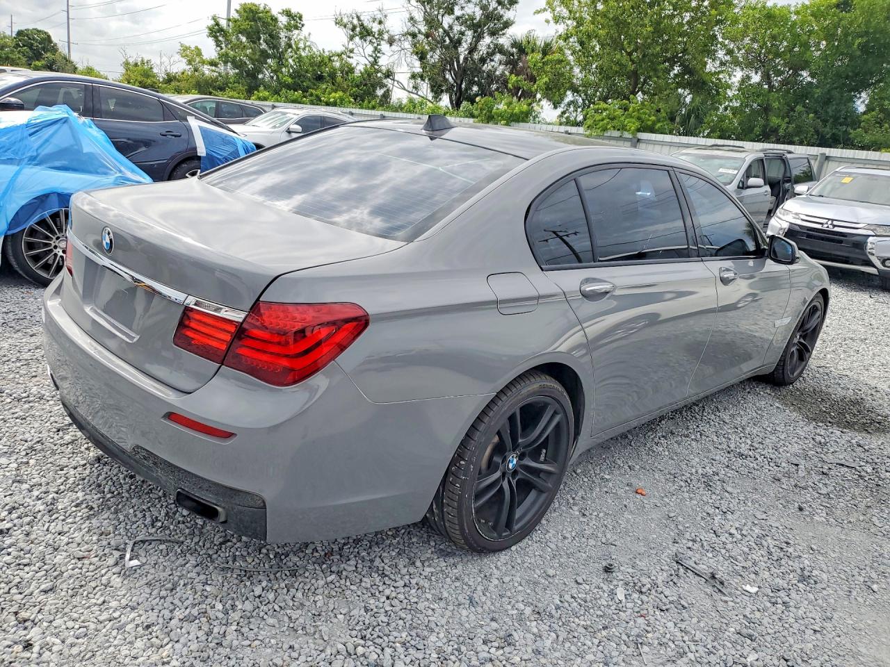 2015 BMW 740