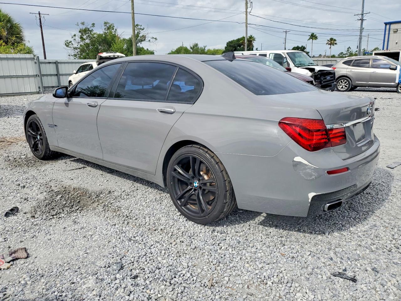 2015 BMW 740