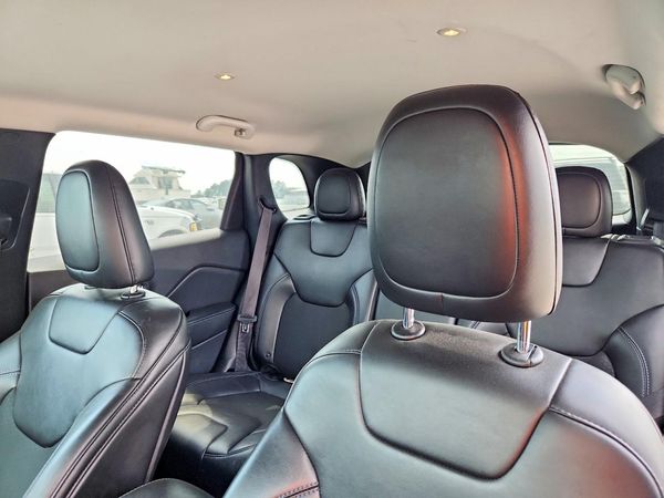 2019 JEEP CHEROKEE LATITUDE PLUS 4X4