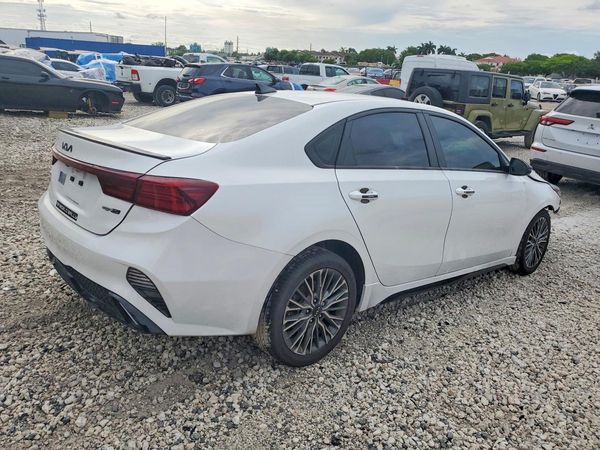 2022 KIA FORTE GT Line