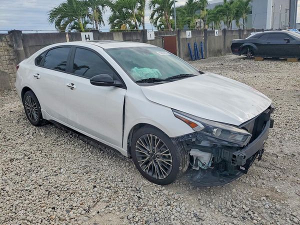 2022 KIA FORTE GT Line