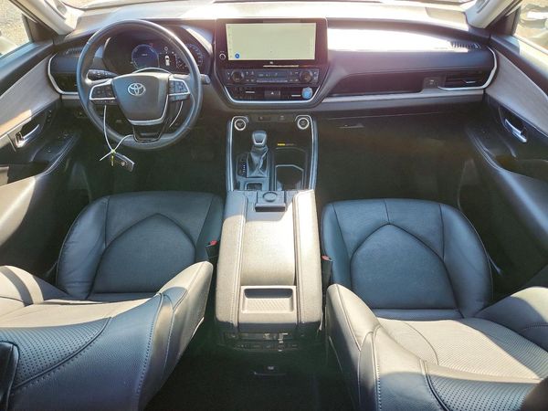 2025 TOYOTA GRAND HIGHLANDER