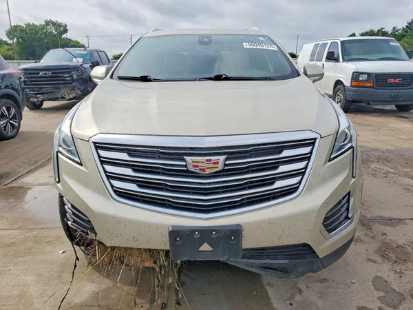 2017 CADILLAC XT5