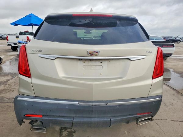 2017 CADILLAC XT5