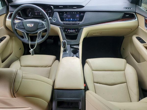 2017 CADILLAC XT5