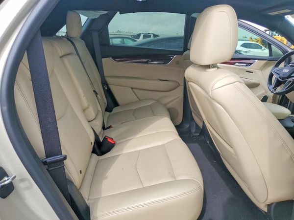 2017 CADILLAC XT5