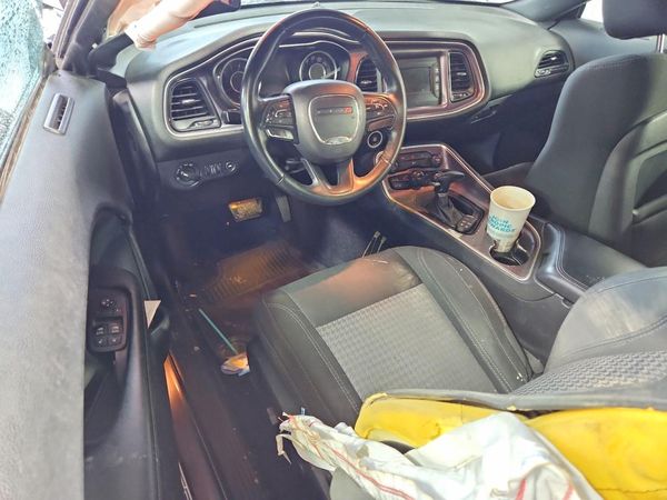 2016 DODGE CHALLENGER SXT