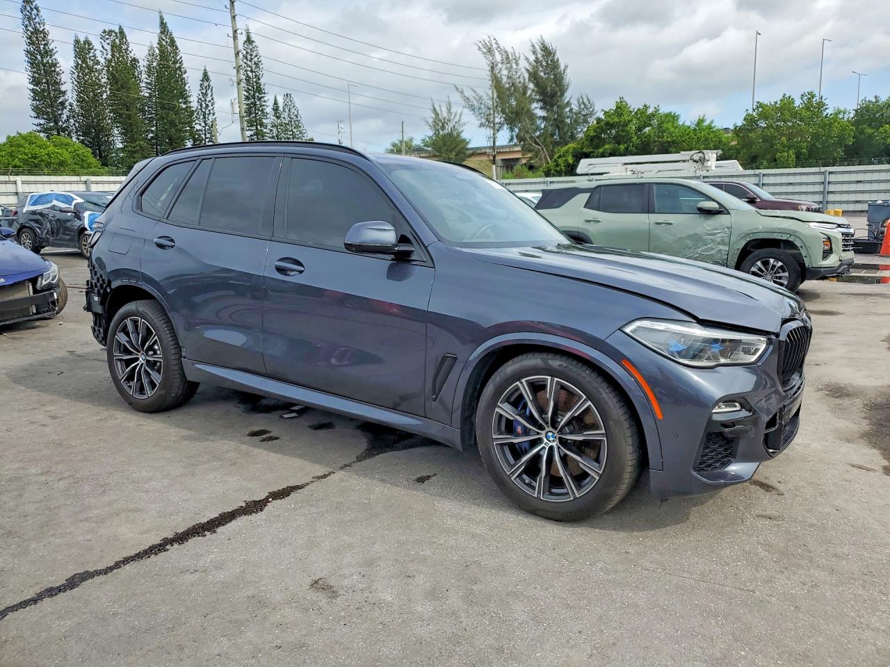 2021 BMW X5 M50i