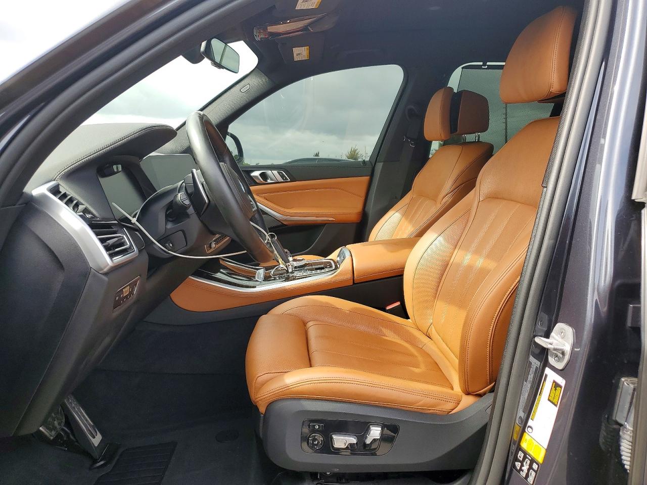2021 BMW X5 M50i