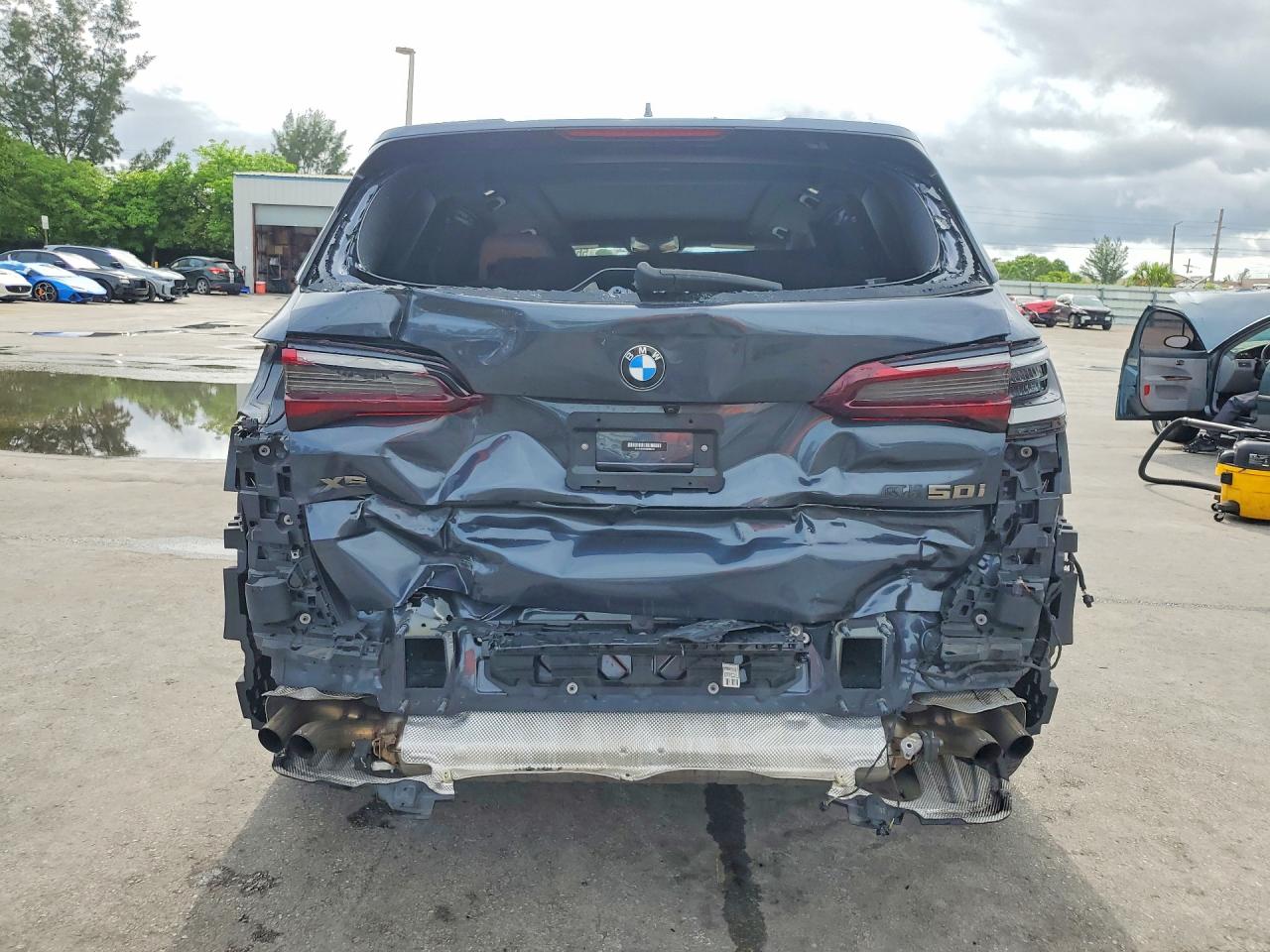 2021 BMW X5 M50i