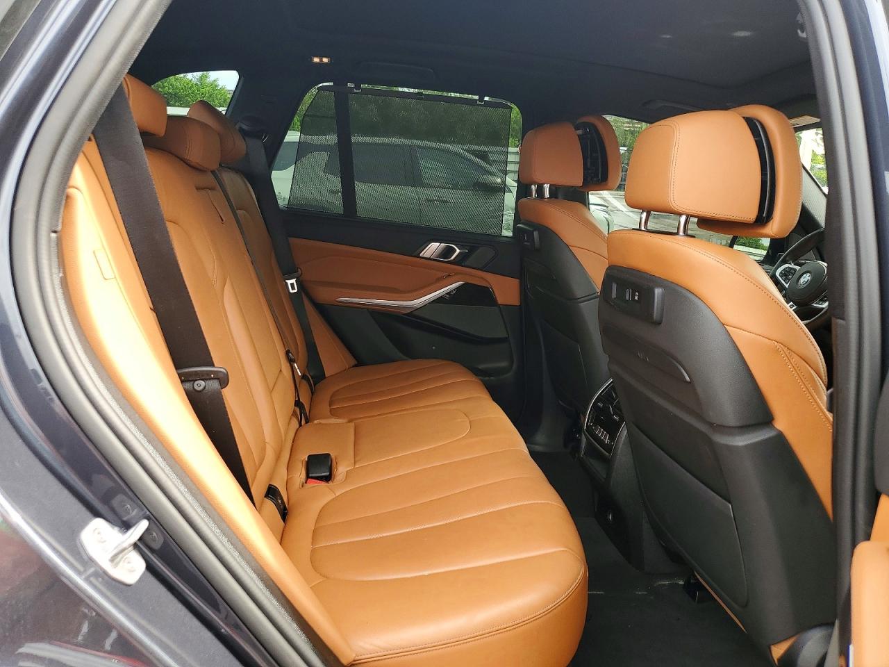 2021 BMW X5 M50i
