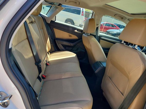 2019 VOLKSWAGEN JETTA S, SE, R-Line