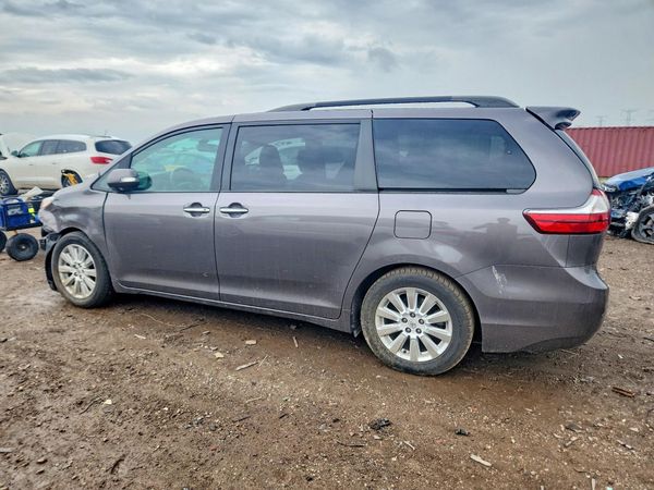 2015 TOYOTA SIENNA