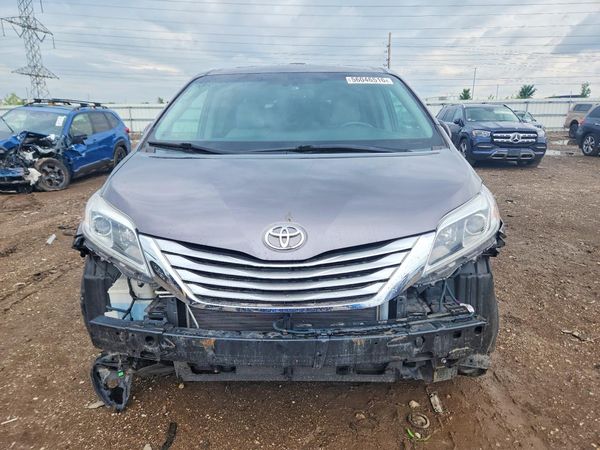 2015 TOYOTA SIENNA