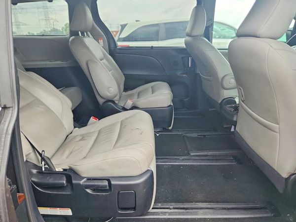 2015 TOYOTA SIENNA