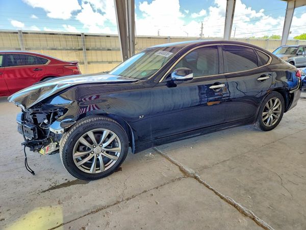 2016 INFINITI Q70