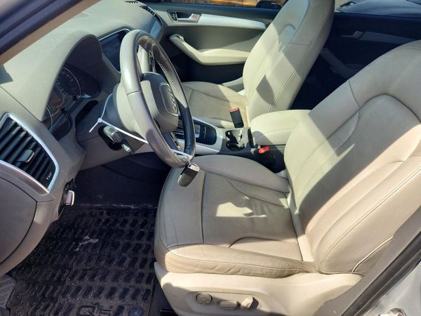 2012 AUDI Q5 Premium Plus