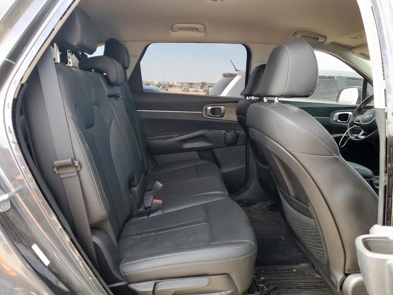2023 KIA SORENTO S