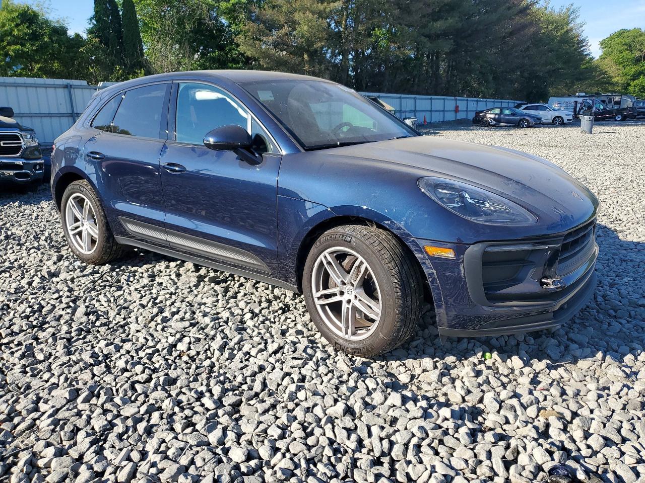2022 PORSCHE MACAN
