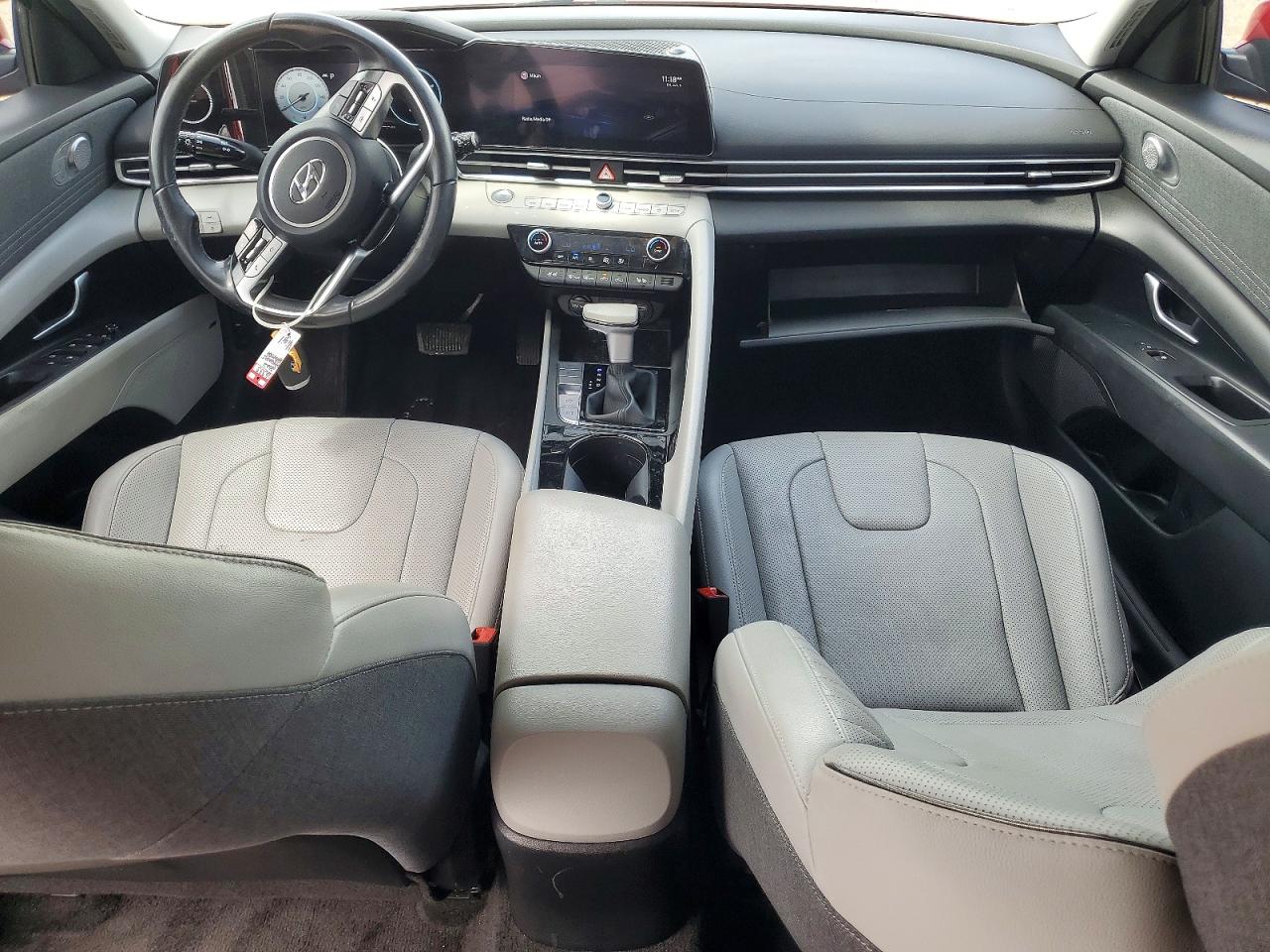 2022 HYUNDAI ELANTRA Limited