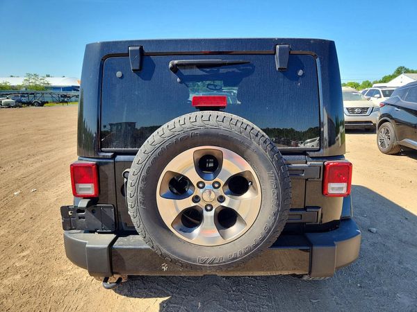 2016 JEEP WRANGLER UNLIMITED SAHARA 4X4