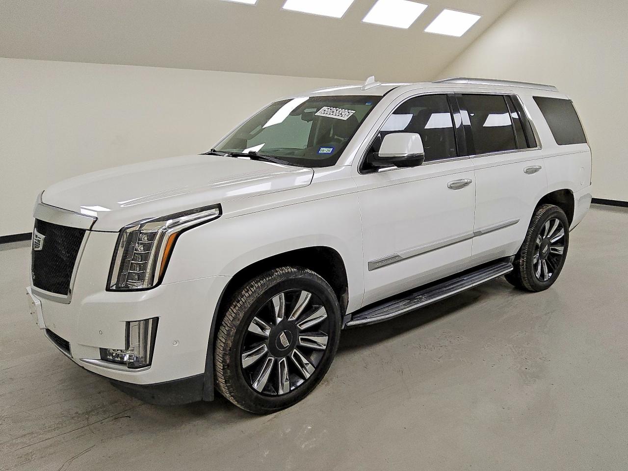 2017 CADILLAC ESCALADE Luxury