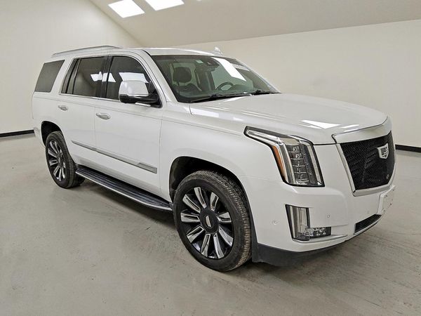 2017 CADILLAC ESCALADE Luxury