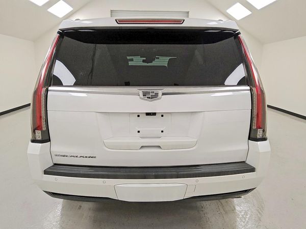 2017 CADILLAC ESCALADE Luxury