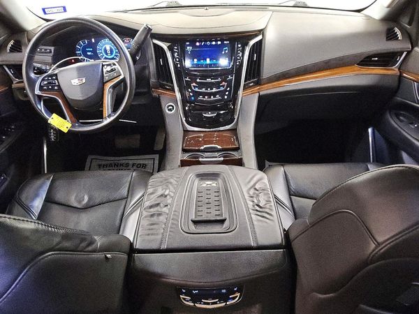 2017 CADILLAC ESCALADE Luxury