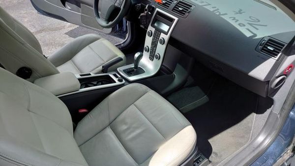 2012 VOLVO C30