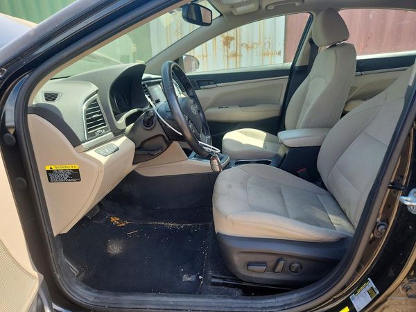 2017 HYUNDAI ELANTRA