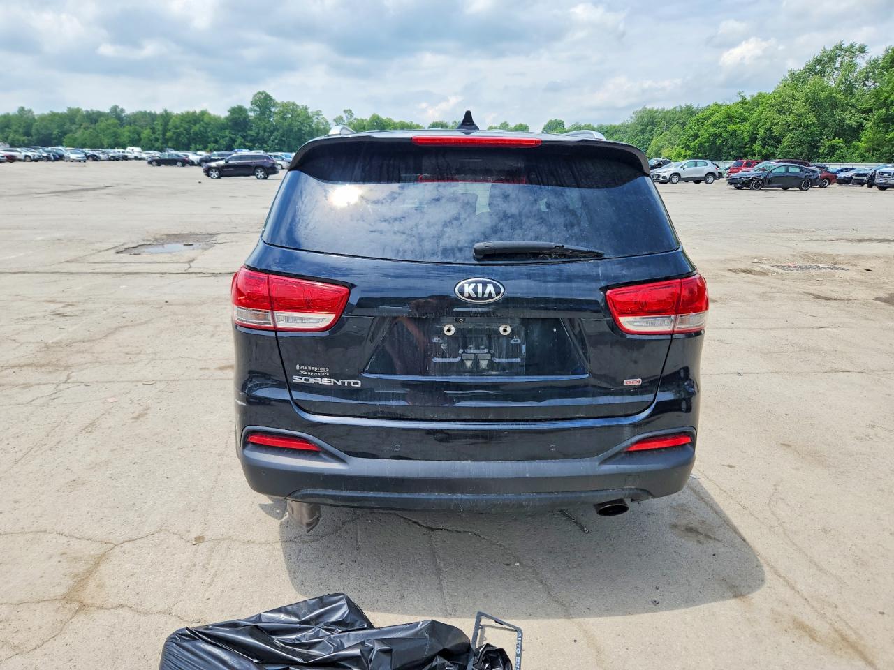 2017 KIA SORENTO L, LX