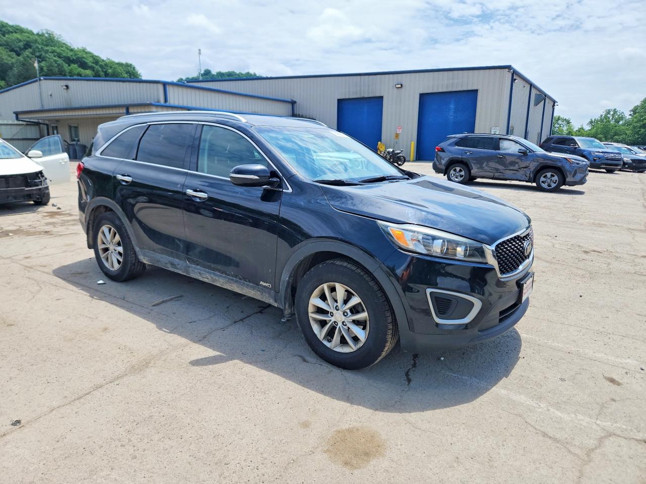 2017 KIA SORENTO L, LX