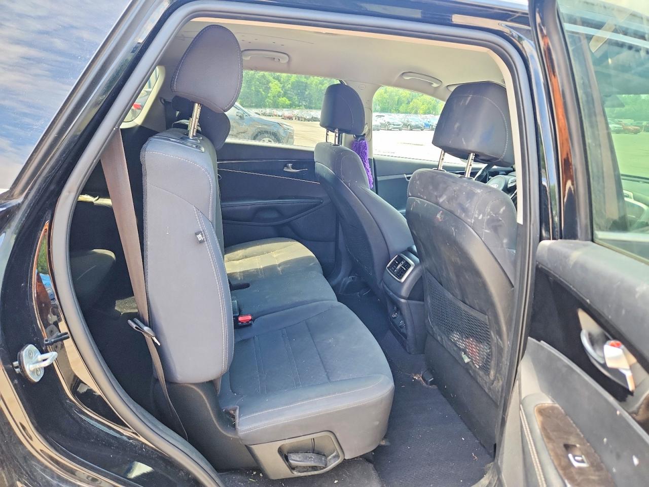 2017 KIA SORENTO L, LX