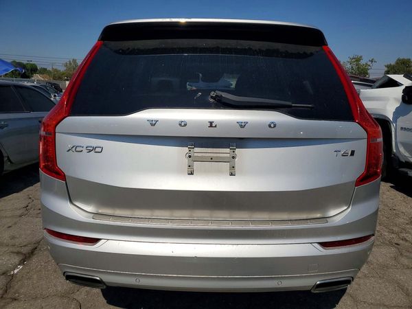 2016 VOLVO XC90