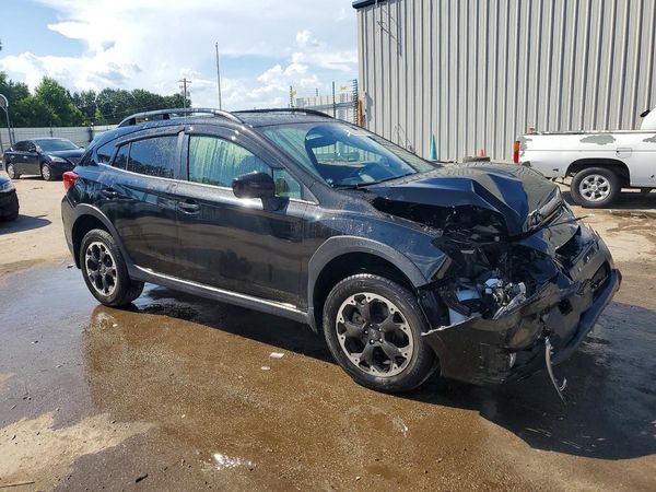 2023 SUBARU CROSSTREK Premium — Passenger 3/4