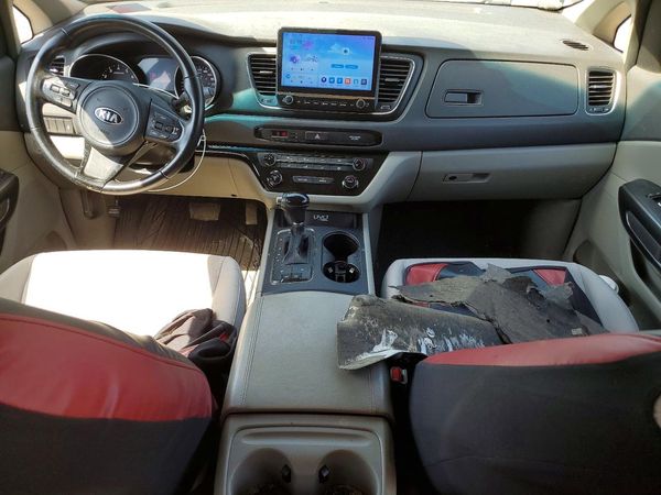 2016 KIA SEDONA LX - Middle-low