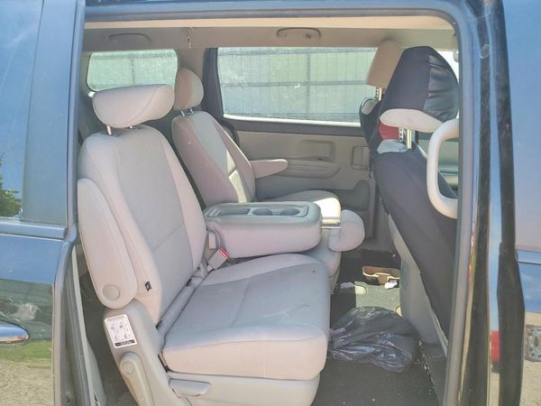 2016 KIA SEDONA LX - Middle-low